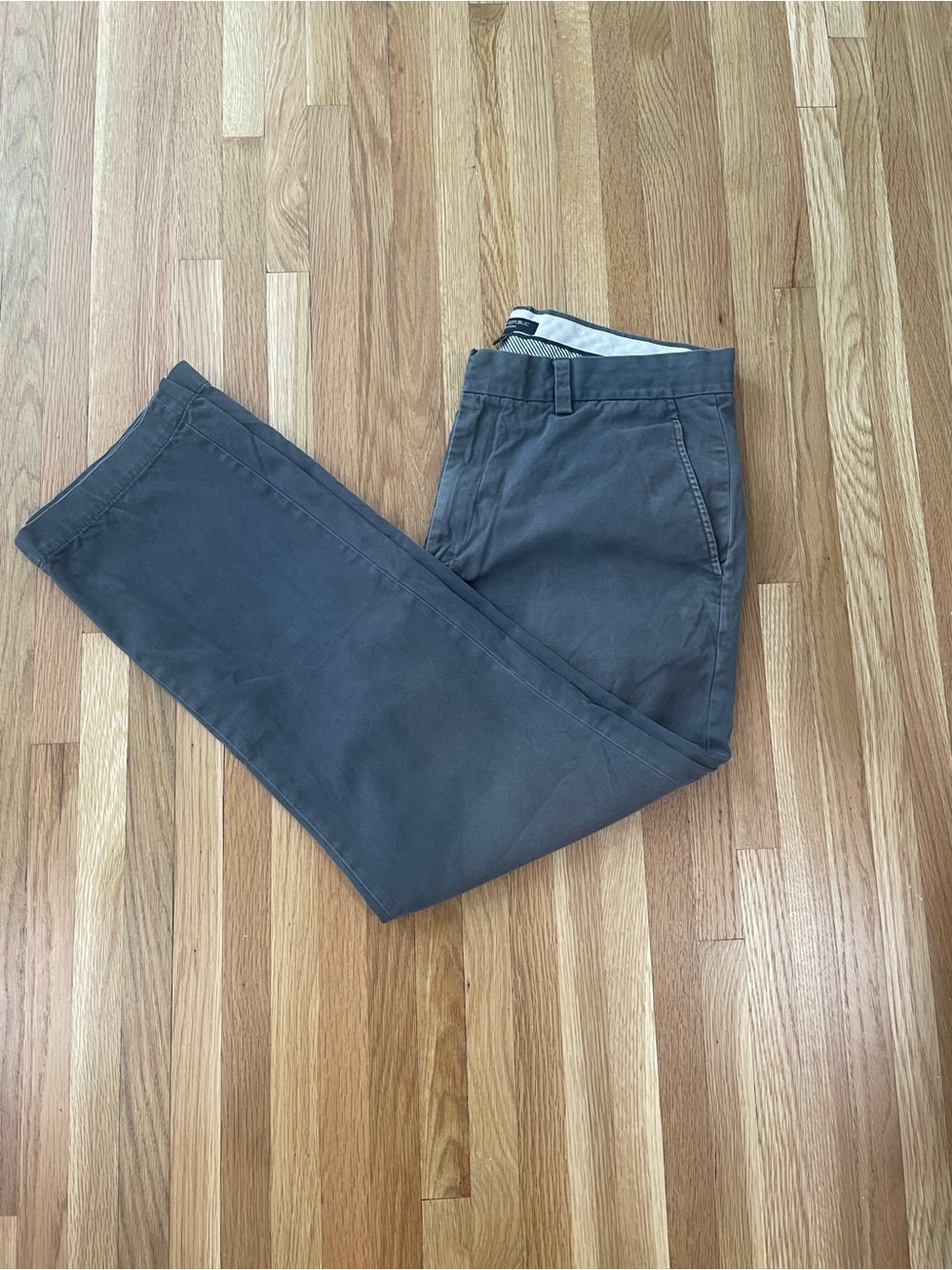 Banana Republic Men's Gray Chino Pants 34x30
